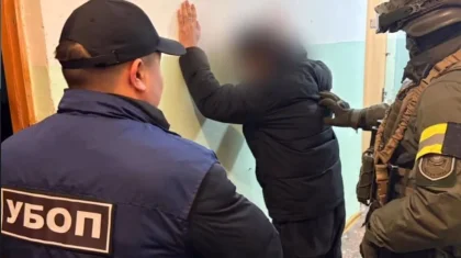 Студент колледжа забрал у сокурсников миллион тенге в ВКО (ВИДЕО)