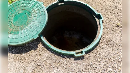 Мужчина провалился в двухметровый колодец в Темиртау (ВИДЕО)