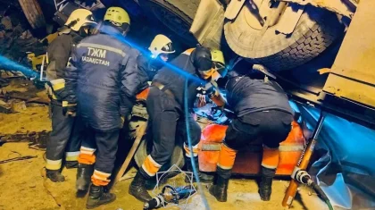 Водителя зажало в авто после столкновения на трассе в области Жетысу (ВИДЕО)