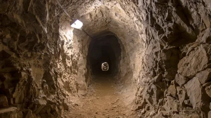 Черных старателей завалило в шахте в Акмолинской области: один человек погиб