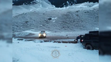 Пропавшую семью с детьми нашли в горах Алматинской области