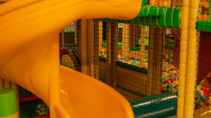 Видео конфликта в детском развлекательном центре Шымкента обсуждают в соцсетях