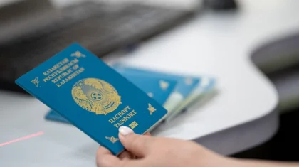 До 40 дней вместо 90: сократят сроки получения казахстанцами паспортов за рубежом