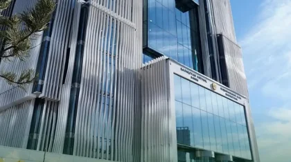 Нацбанк продлил обращение старых банкнот 10 тысяч тенге