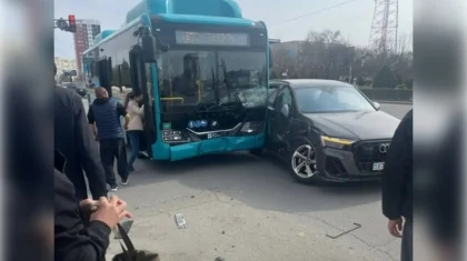 Автобус попал в ДТП возле акимата Мангистауской области, есть пострадавшие