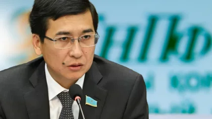 Асхат Аймагамбетов предложил направлять взносы работодателя на личные пенсионные счета