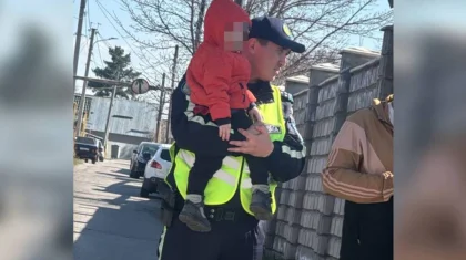 Двухлетнего беглеца обнаружили на дороге полицейские в Жетысу