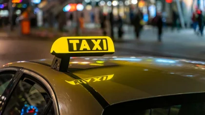 Таксист ударил пассажира ножом на вокзале в Атырау