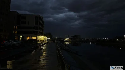 Дождь оставил без электричества больше 9 тысяч домов в Атырау