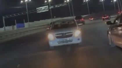 Опасную езду задним ходом сняли на видео в Алматы