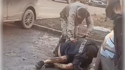 Пьяная компания жестоко избила полицейского при детях в Костанае (ВИДЕО)