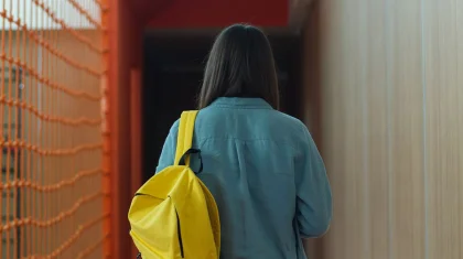 Отказался от дочери: школьница из Тараза подала в суд на отца и выиграла дело