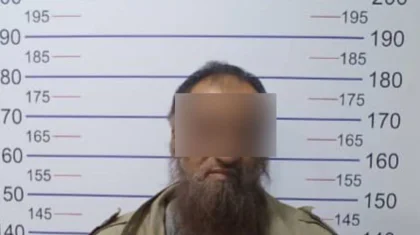 Мужчина раздавал детям конфеты с иголками внутри в Бишкеке