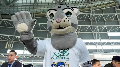 «Таза Қазақстан»: юные столичные футболисты провели экоакцию на матче сборных Казахстана и Коморских островов