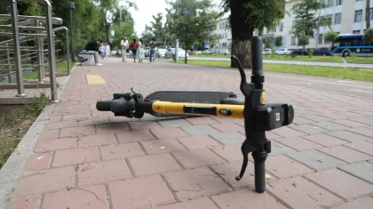 Брошенные электросамокаты будут забирать с улиц Алматы