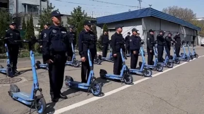 На улицы Алматы вышли самокатные патрули (ВИДЕО)