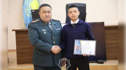 Студента наградили за спасение пропавшего подростка в Карагандинской области