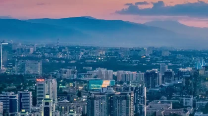 Штормовое предупреждение объявили в 16 регионах Казахстана на 8 апреля