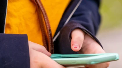 Восьмерых мужчин обвинили в насилии над школьницей в Алматинской области