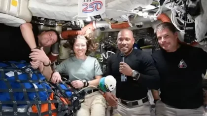 Экипаж «Артемиды» возвращается на Землю: астронавты провели пресс-конференцию в космосе