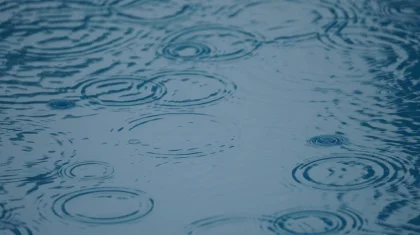 Почти весь Казахстан остается под штормовым предупреждением 12 апреля