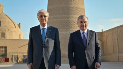 Посвященную казахским деятелям выставку показали президенту Казахстана в Бухаре