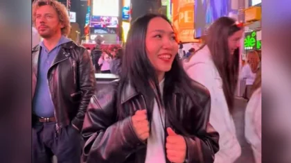 Казахстанская певица Yenlik случайно встретила Максима Галкина на Times Square (ВИДЕО)