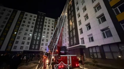 Электрощитовая с первого по десятый этажи горела в высотке Астаны: жильцов эвакуировали