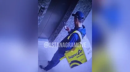 Уронил еду на пол: действия курьера «Яндекса» шокировали астанчан (ВИДЕО)