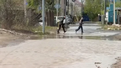 Атырау ушел под воду из-за ливней (ВИДЕО)