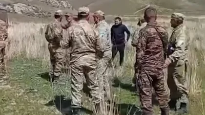 Иностранец сорвался со скалы и погиб в горах Абайской области