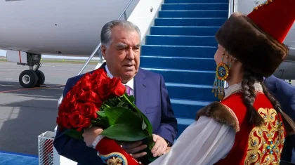 Президент Таджикистана прибыл в Астану