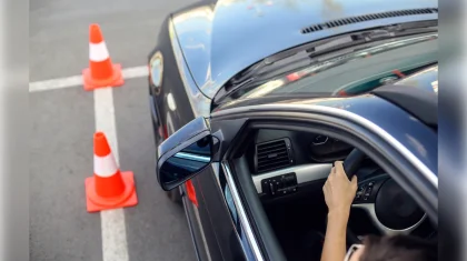 Неисправные машины и отсутствие знаков: в Казахстане приостановили подготовку сотен учебных групп автошкол