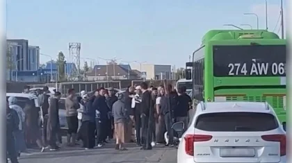 Автобус сбил ребенка на трассе Атырау - Дамба