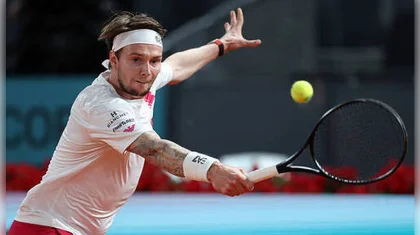 Бублик вылетел во втором круге Madrid Open, уступив Циципасу