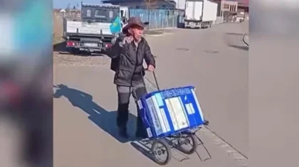 Аксакал из Улытау дошел до Парижа пешком в 76 лет (ВИДЕО)