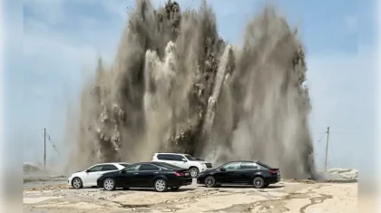 Из-под земли забил фонтан: авария на объекте «Озенмунайгаз» попала на видео