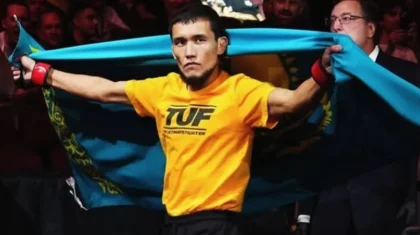 Казахстанец получил особый контракт в UFC