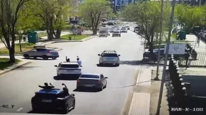 Гнали по встречке, выпрыгивали на ходу: группу лихачей задержали в Караганде (ВИДЕО)