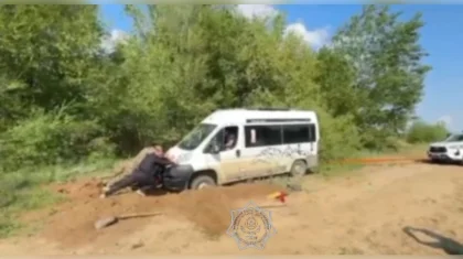 Туристка из Швейцарии застряла в песках под Актобе по дороге в Монголию
