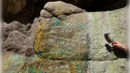 В Иле-Алатауском нацпарке школьники разрисовали камни у Бутаковского водопада