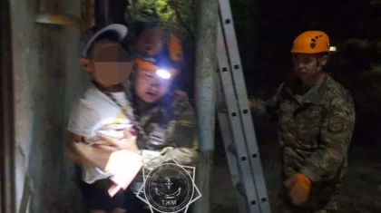 Падение ребенка из окна предотвратили ночью спасатели в Кызылорде