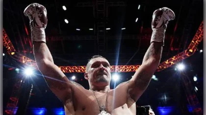 Усик нокаутировал Верхувена и сохранил чемпионские пояса WBC и The Ring