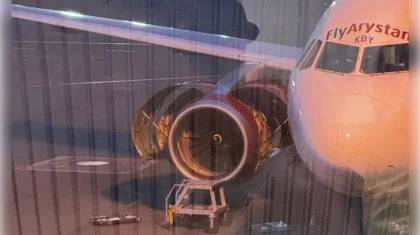 Самолет FlyArystan столкнулся с птицами: пассажиры сообщают о длительном ожидании