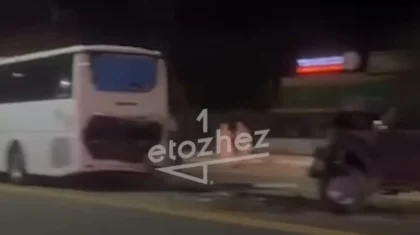 Легковушка врезалась в автобус с пассажирами в Жезказгане, есть погибший (ВИДЕО)