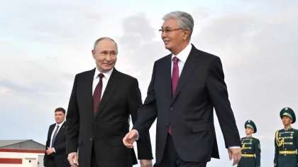 Касым-Жомарт Токаев лично встретил Владимира Путина, прибывшего с госвизитом в Казахстан