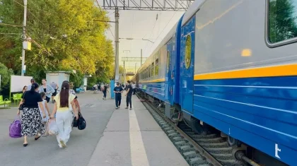 Казахстанцы столкнутся с задержками поездов: что происходит на железной дороге