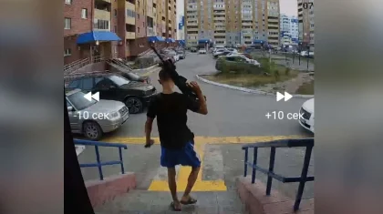 Жители Семея сообщили о ночной стрельбе и угрозах: полиция задержала мужчину с ружьем (ВИДЕО)