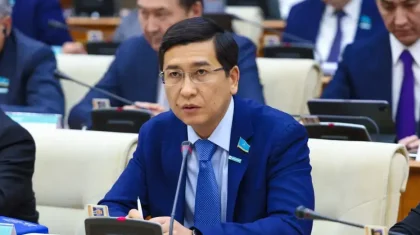 Логично и понятно: Аймагамбетов прокомментировал объединение партий «AMANAT» и «Әділет»