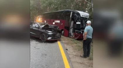 Автобус с туристами попал в серьезное ДТП по дороге в Бурабай: пострадали 11 человек (ВИДЕО)